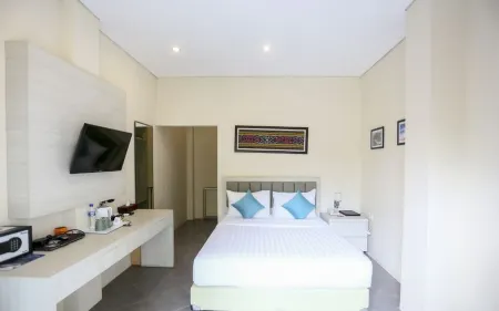 La Cecile Hotel & Cafe Komodo