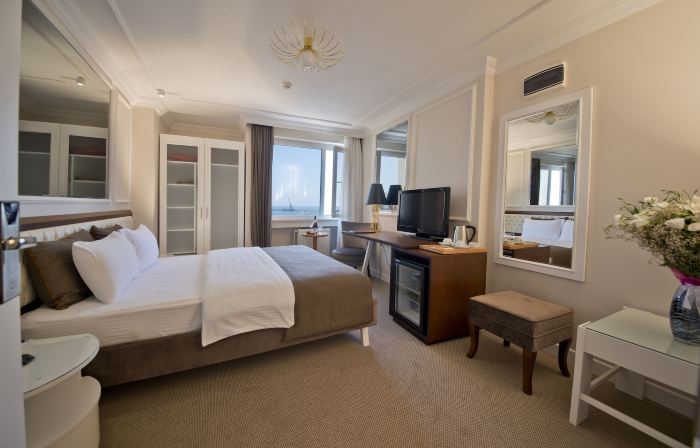 North Point Hotel