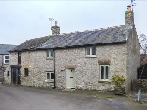 Kempshill Cottage Hotels in Buxton