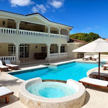 Luxury Villas - Mandatory All-Inclusive