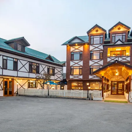 Apple Orchard Resort & Spa - Overlooking Zabarwan Mountain