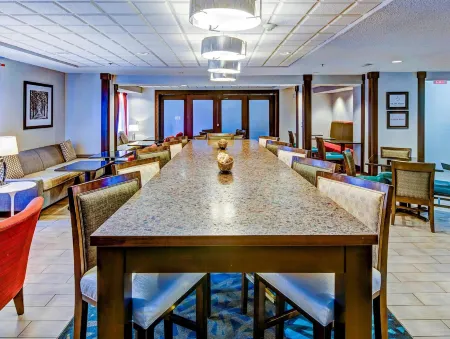 Hampton Inn Kent/Akron Area Отели в г. Кент