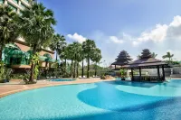 Sedona Hotel Yangon - piscina