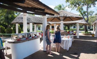 Sunbird Livingstonia Beach Hotel - Housity