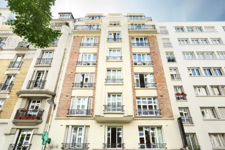 Hôtel La Conversation Отели рядом с достопримечательностью «Musee Mendjisky-Ecoles de Paris»