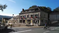 Les Boucles De Meuse Restaurant et Hôtel Hôtels à proximité de : Voie Verte Trans-Ardennes