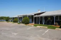 Shea's Riverside Inn & Motel