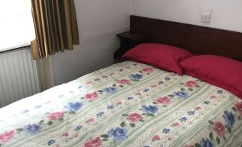 Gosfield House Hotel - Housity