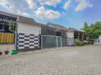 OYO 90684 Happy Homestay Syariah Hotels in Pakis