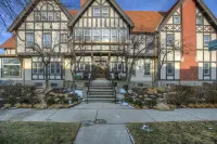 Frederick Stearns House Historic Inn Hotels near Belle Isle Aquarium