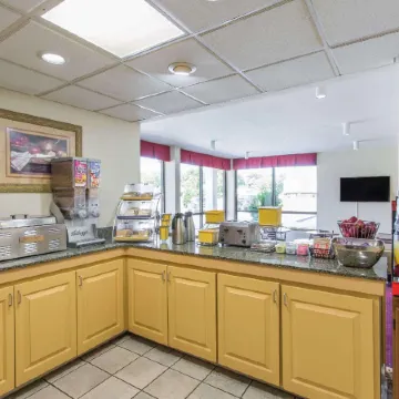 Days Inn by Wyndham Norfolk Airport