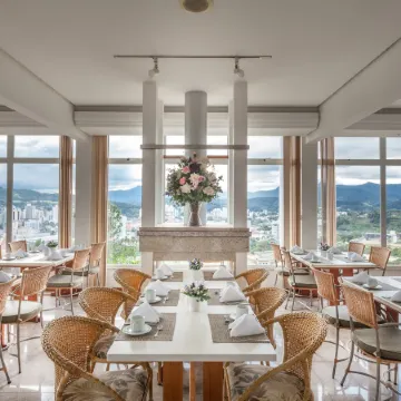 Monthez Hotel & Eventos