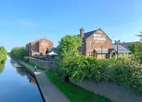 Boat & Horses Inn Hotels in Oldham