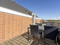 "Otto" - 2.3km from the Sea