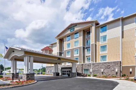Homewood Suites by Hilton Schenectady Отели в г. Нискейуна