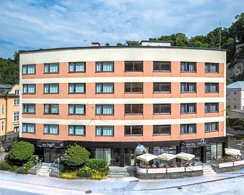 أم نيوتور هوتل سالزبرج زينترم Hotels near إتسلنغ