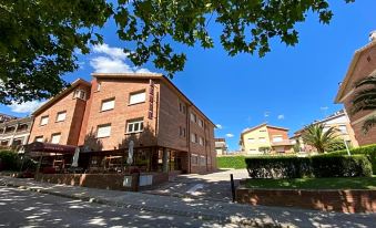 Hotel Estel - Housity