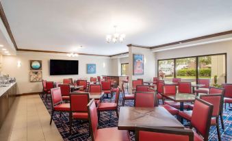 Econo Lodge Inn & Suites Foley-North Gulf Shores