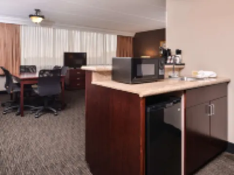 Best Western Plus Kelly Inn Hotels in Saint Cloud