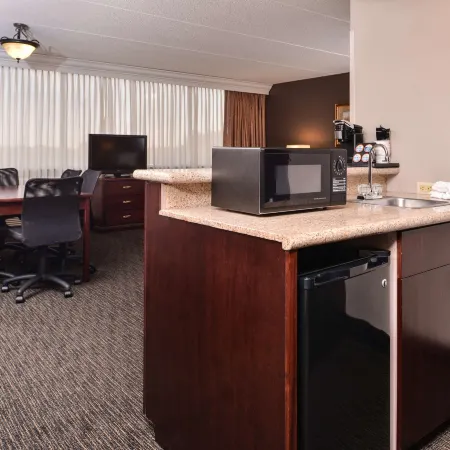 Best Western Plus Kelly Inn