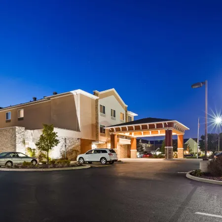 Best Western Plus Boardman Inn  Suites