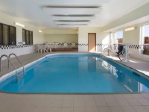 Super 8 by Wyndham Lees Summit Hotels in Lee's Summit