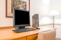 Super 8 by Wyndham Sheldon Hotels in Sheldon