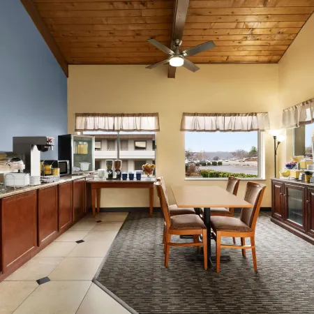 Days Inn by Wyndham Oak Ridge Knoxville