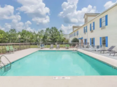 沙洛特温德姆戴斯酒店 沙洛特酒店