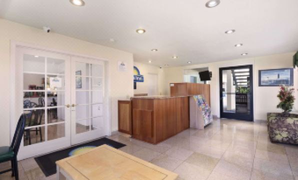 Days Inn by Wyndham Oceanside