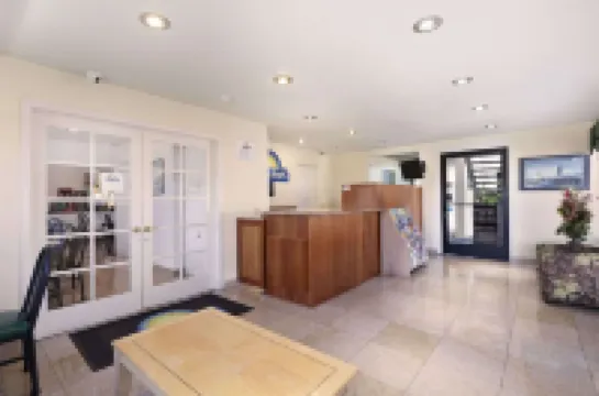 Days Inn by Wyndham Oceanside