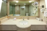 Best Western Plus Nuevo Laredo Inn  Suites Hôtels à : 