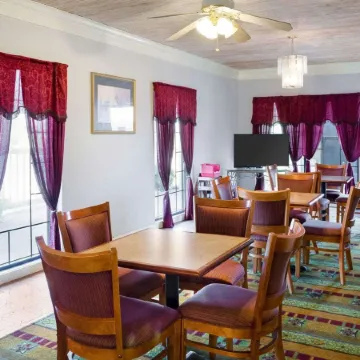 Econo Lodge Canton I-55