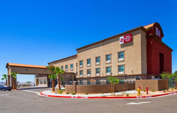 Best Western Plus New Barstow Inn  Suites