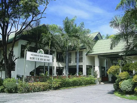 The Green Park Resort