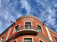 Hotel Nuvò Hotel berhampiran Kolam Renang Scandone