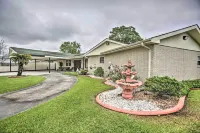 11 Mi to Nola: Westwego Home w/ Sunroom!