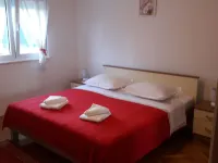 Apartment Branko Hotels in Vinisce