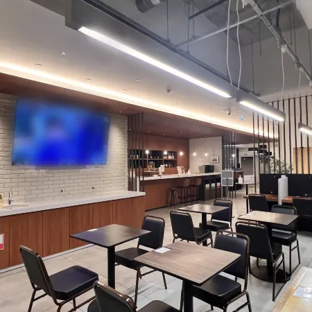 First Cabin Ichigaya Отели рядом с достопримечательностью «Нихон Будокан»