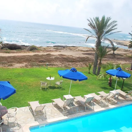 Sea Front Villa, Heated Private Pool, Amazing Location Paphos 323