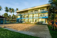 Reboot Retreat Beach Resort, Restaurant, and Coffee Shop Hotels in Tha Sala