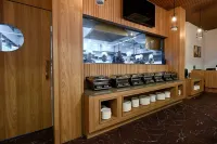 King's Kraft the Park Executive Hotel - Desayuno