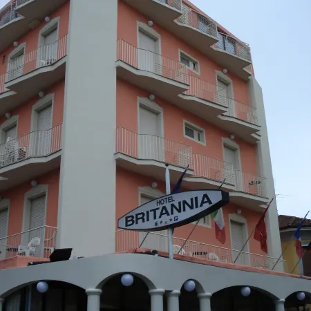 Hotel Britannia Rimini Marina Centro Отели рядом с достопримечательностью «Храм Темпио Малатестиано»