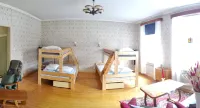 Bright and Spacious Living in Historic Building - 3つ星