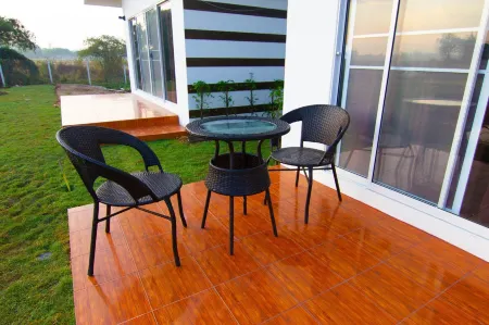 Baan Suan Mamuang Resort Отели рядом с достопримечательностью «Sun Watthanatham Changwat Lamphun Rongrian Suan Bun Yo Patham»