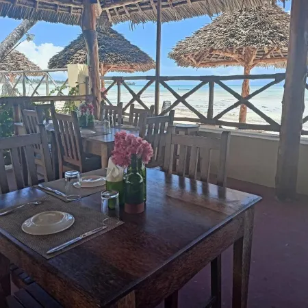 Moayana Liora Zanzibar
