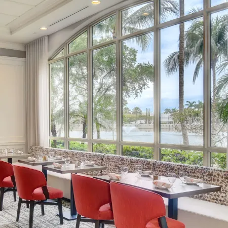 Hilton Garden Inn Palm Beach Gardens Отели рядом с достопримечательностью «Juno Beach Public Beach Access, JB-3»