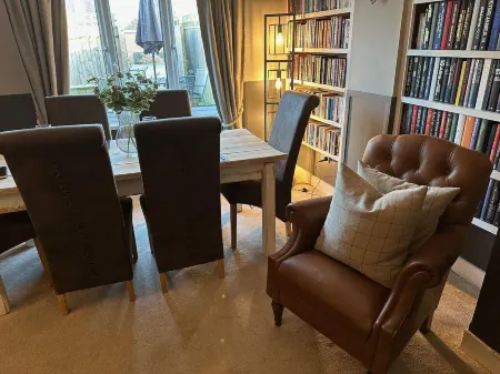 Meadow Cottage Отели в г. Беркомб Витхаут