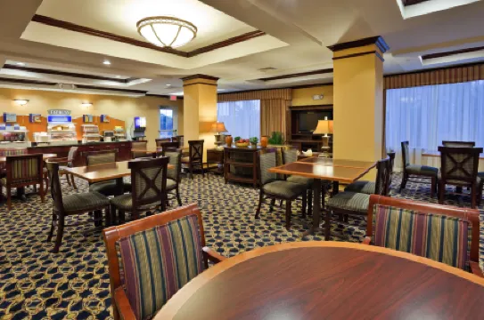 Holiday Inn Express & Suites DOTHAN NORTH by IHG