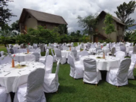 Weru Weru River Lodge